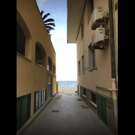 Apartment Babyaccommodation Family Sea & Box Pietra Ligure